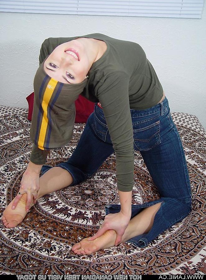 20P Pictures of teen star Lanie.ca wearing a silly hat