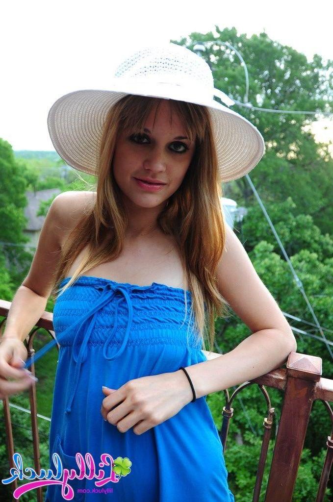 16P Pictures of teen Lilly Luck getting naked outside