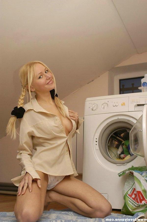 15P Naked anne washing machine fun day