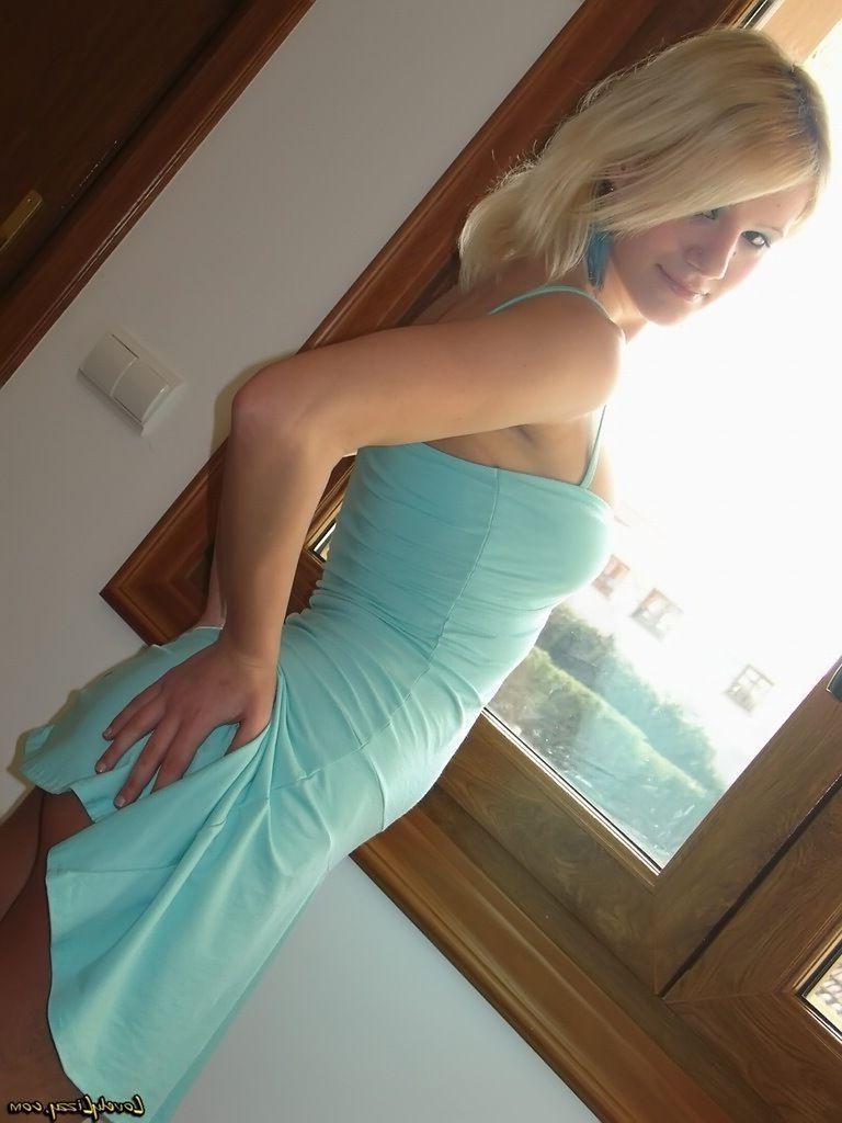 15P Pictures of teen girl Lovely Lizzy showing her lovely body