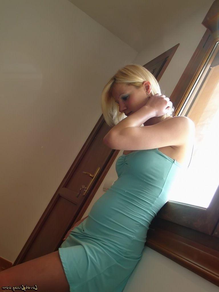 15P Pictures of teen girl Lovely Lizzy showing her lovely body
