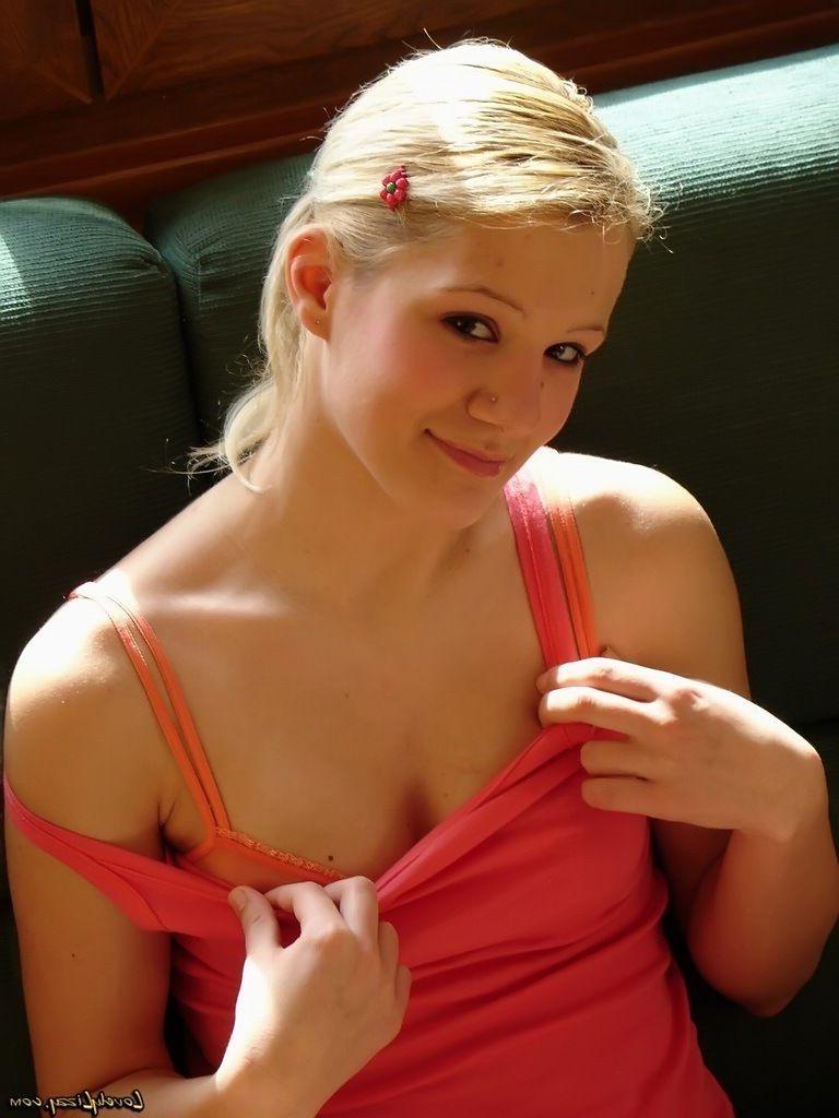 20P Pictures of teen babe Lovely Lizzy teasing with her hot body