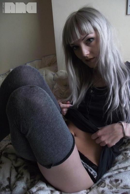 15P Blonde teen Lovisa Grey exposes her perky boobs in bed