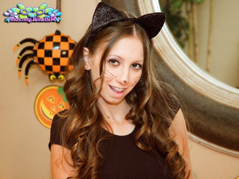 15P Pictures of teen babe Michelle Lynn dressed as your fuck kitten
