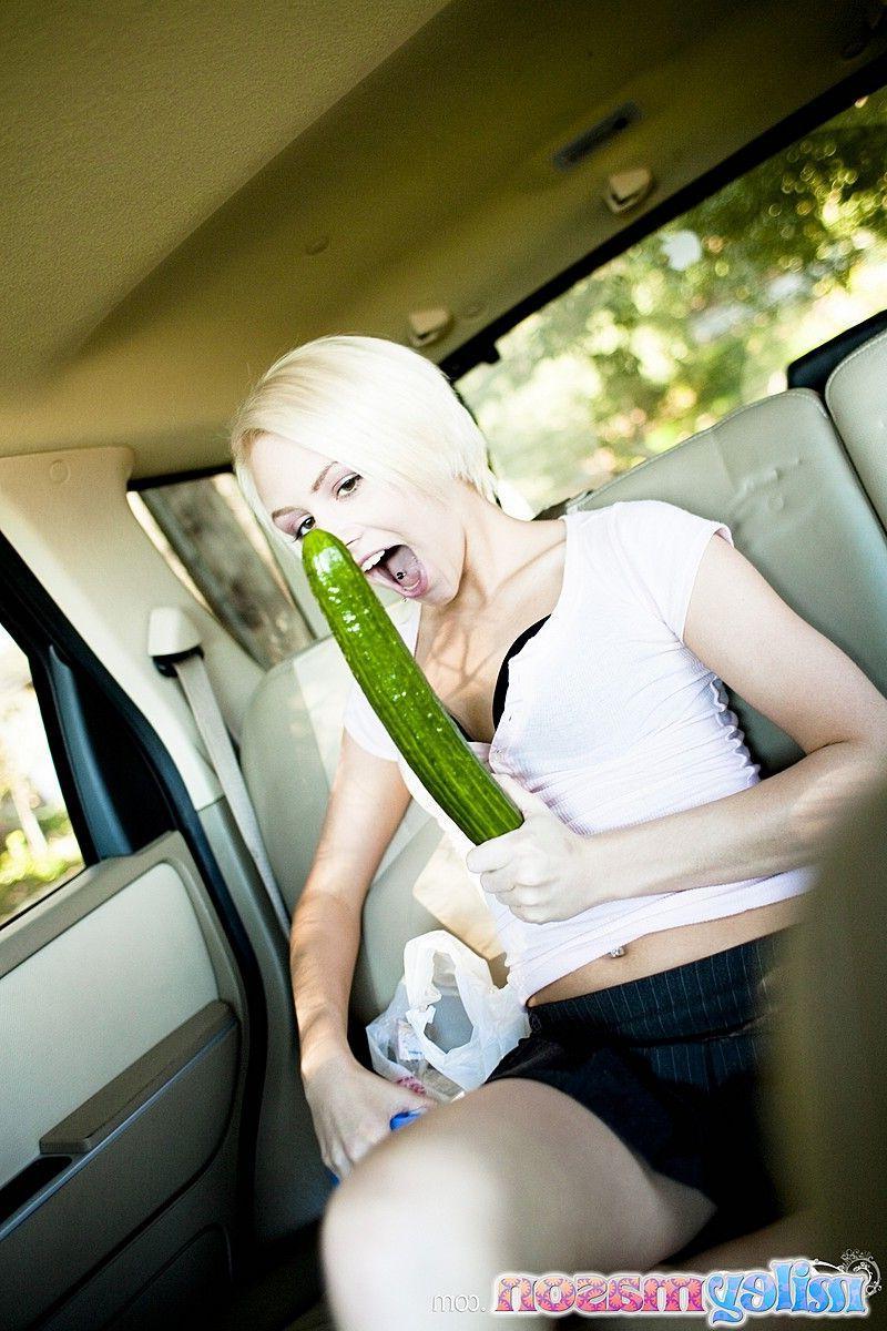 16P Pictures of teen girl Miley Mason fucking herself with a cucumber