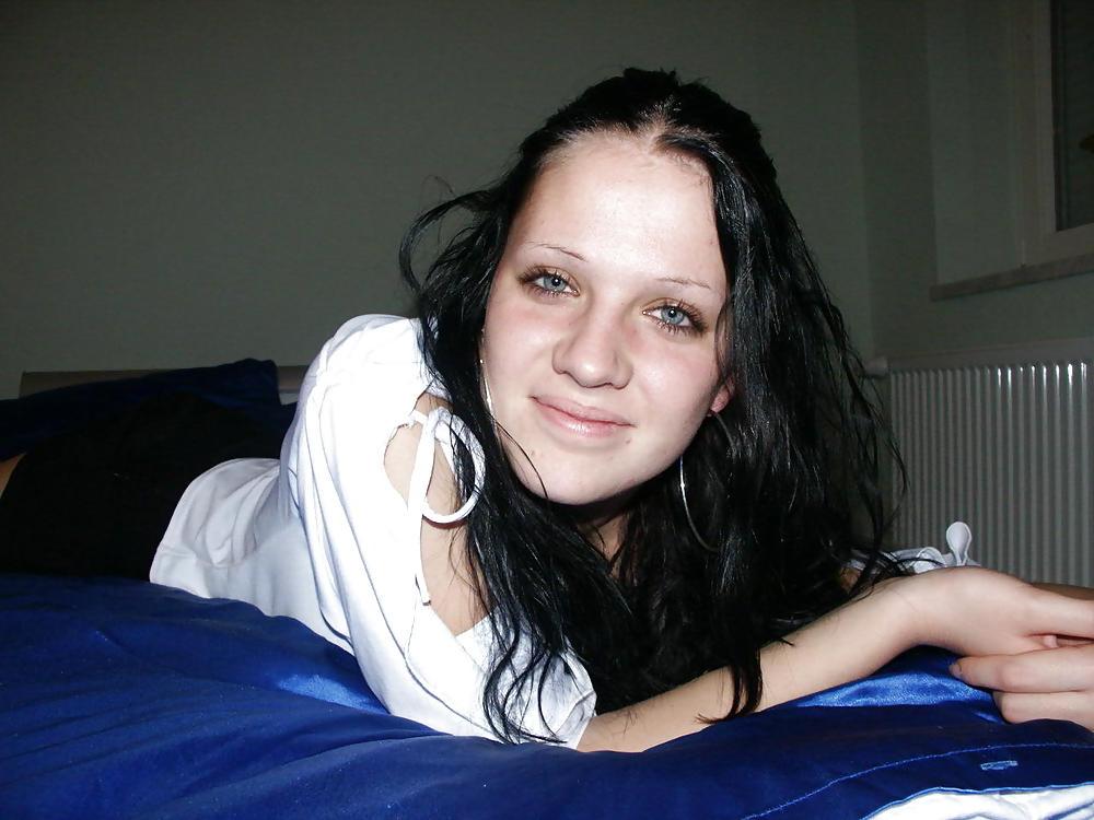 25P BEAUTIFUL AMATEUR TEEN FROM BERLIN III