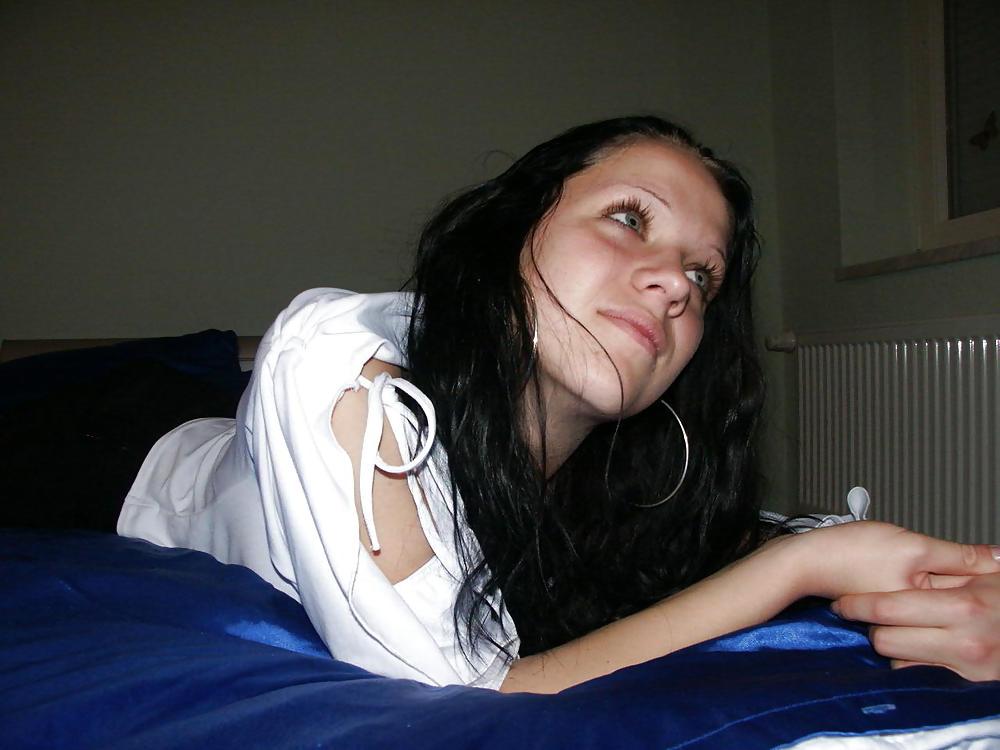 25P BEAUTIFUL AMATEUR TEEN FROM BERLIN III