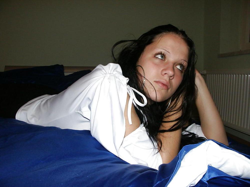 25P BEAUTIFUL AMATEUR TEEN FROM BERLIN III