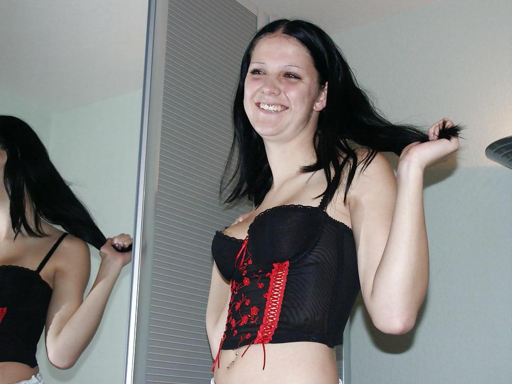 25P BEAUTIFUL AMATEUR TEEN FROM BERLIN IX