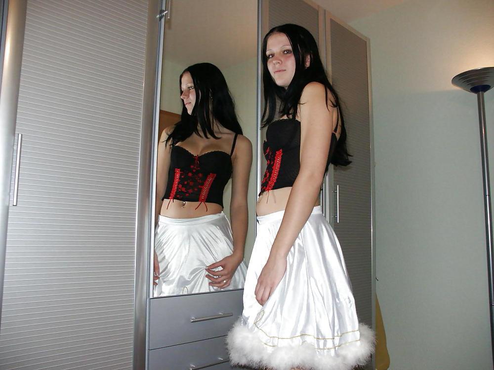 25P BEAUTIFUL AMATEUR TEEN FROM BERLIN IX