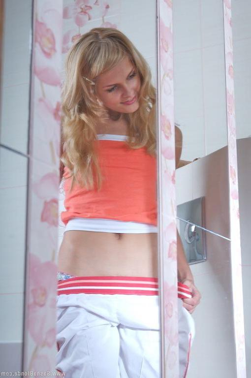 14P Pictures of teen slut Sasha Blonde masturbating in the bathroom