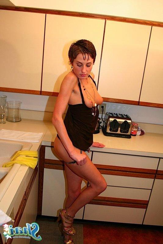 20P Pictures of amateur teen Shai West masturbating in the kitchen