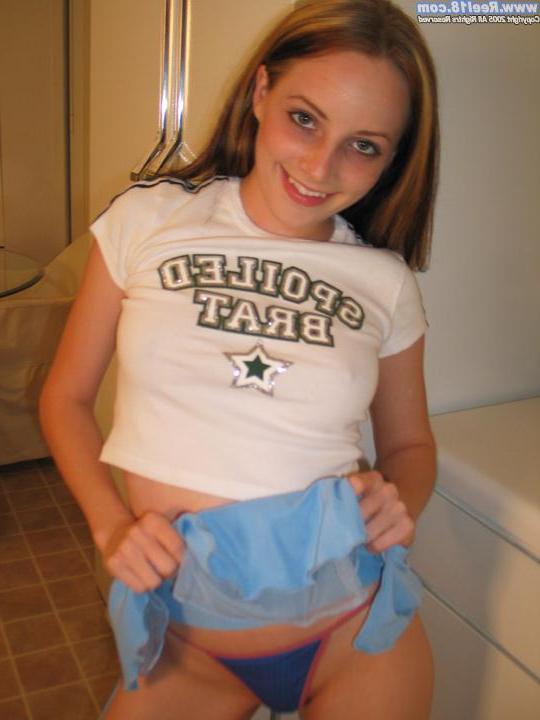 20P Pictures of amateur teen girl Tabetha sucking on ice
