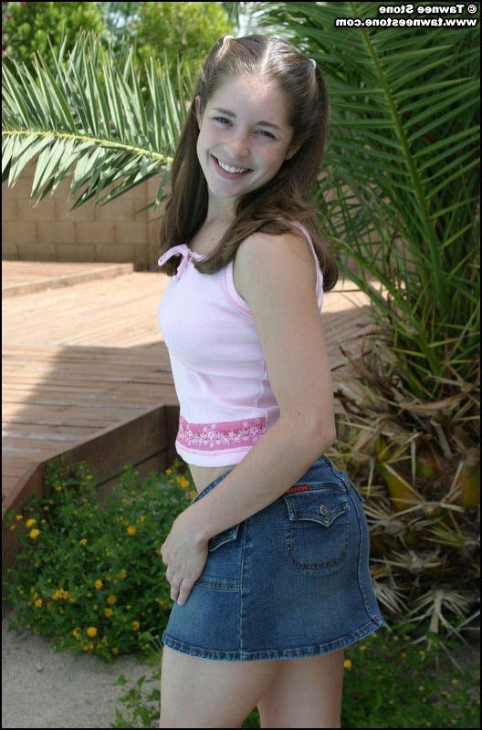 20P Pictures of teen girl Tawnee Stone showing her pink panties
