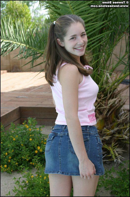 20P Pictures of teen girl Tawnee Stone showing her pink panties