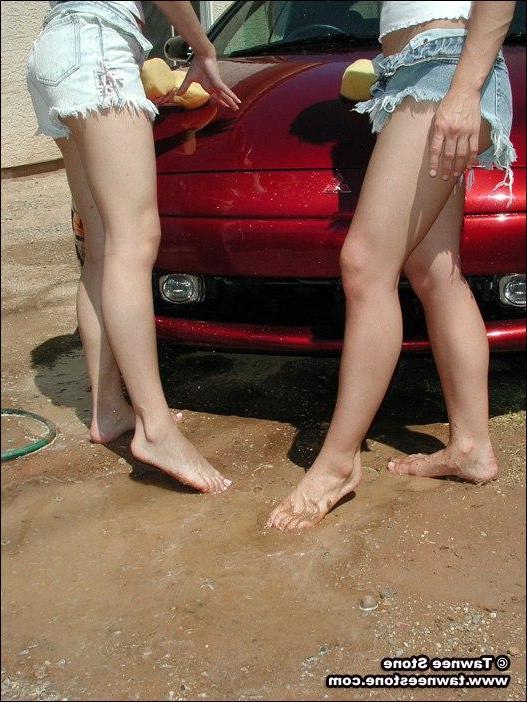 20P Pictures of two hot teen girls washing a car