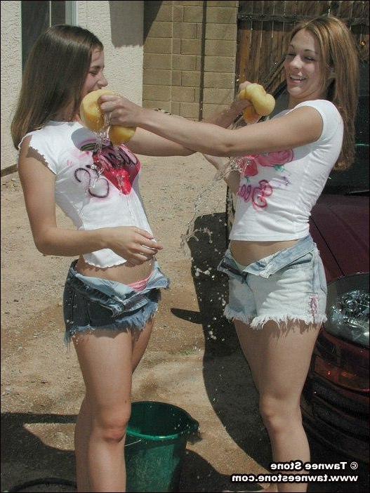 20P Pictures of two hot teen girls washing a car