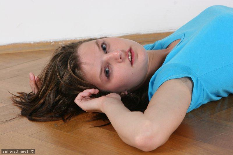 18P Pictures of teen hottie Teen Carolina craving sex with you