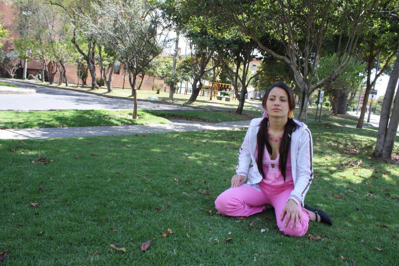 20P Pictures of Teen Solita getting naughty in a park