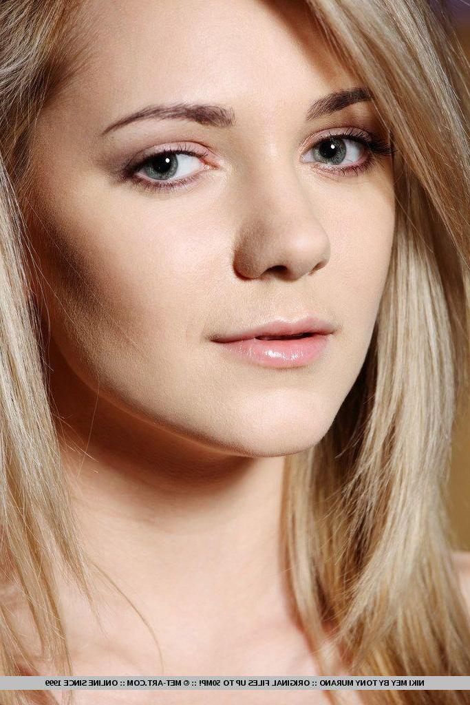 18P Pictures of blonde teen Niki Mey naked and ready for you