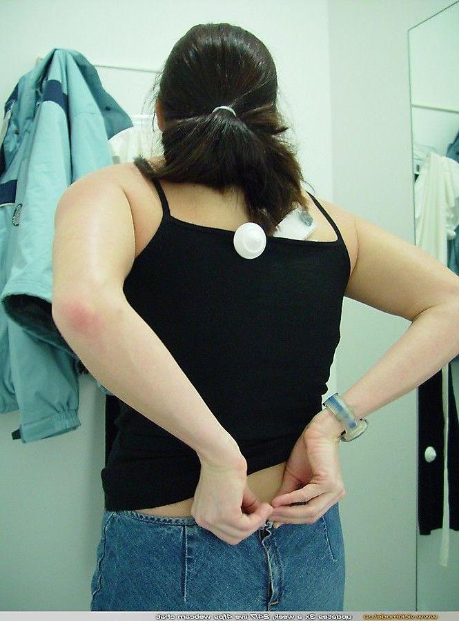 20P Pictures of teen Vicki Model giving you a nonnude tease