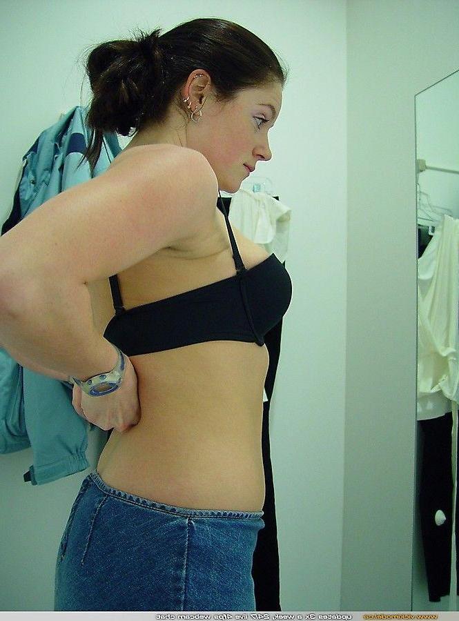 20P Pictures of teen Vicki Model giving you a nonnude tease