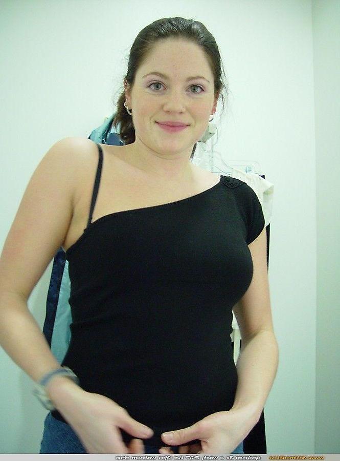 20P Pictures of teen Vicki Model giving you a nonnude tease