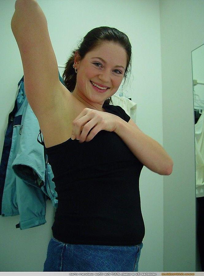20P Pictures of teen Vicki Model giving you a nonnude tease