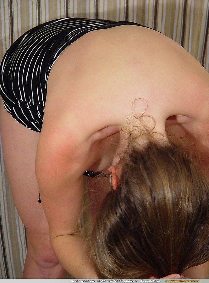 20P Pictures of teen chick Vicki Model showing you her boobs
