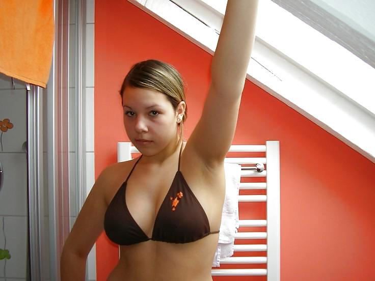 11P AMATEUR TEEN LINDA