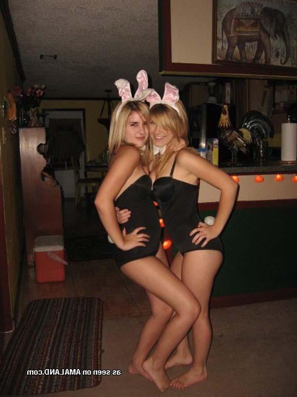 16P Picture set of playful amateur GFs getting naughty on camera