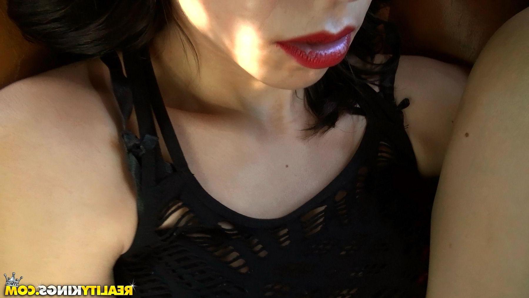 20P Amateur teen Lilith fucks a guy she met at a gas station