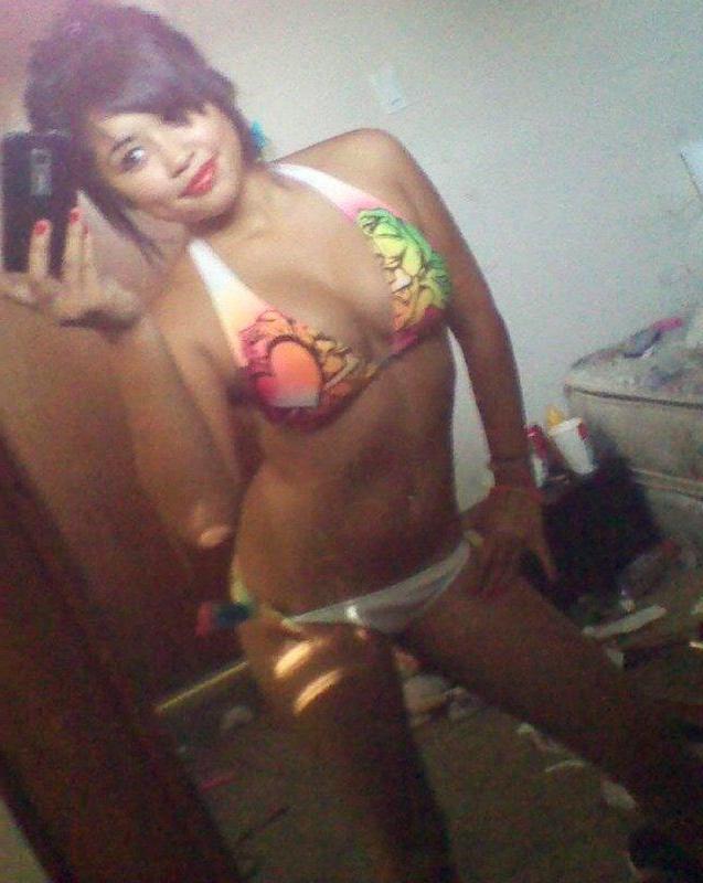 15P Stunning amateur teen girlfriends take naughty pics of themselves
