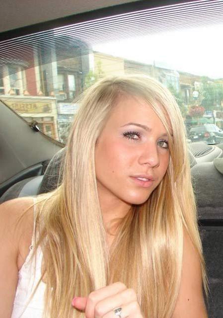 15P Pictures of hot amateur coeds taking pics of their sexy bodies