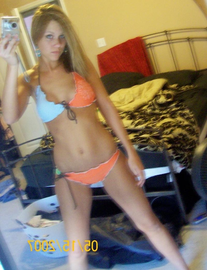 15P Pictures of hot teen coeds showing off on camera