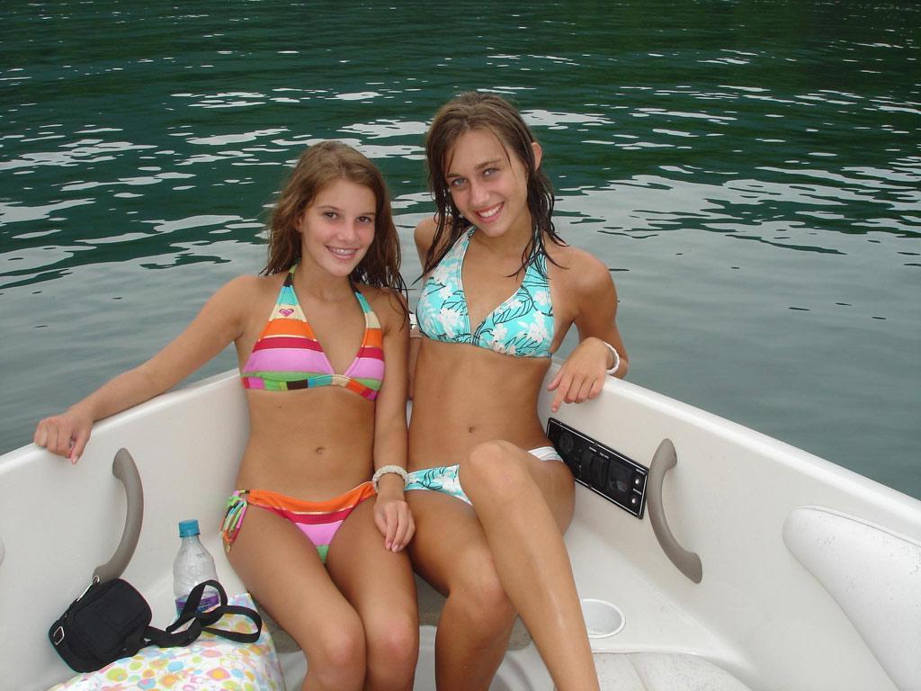 15P Pictures of hot amateur teen girlfriends taking pics of themselves