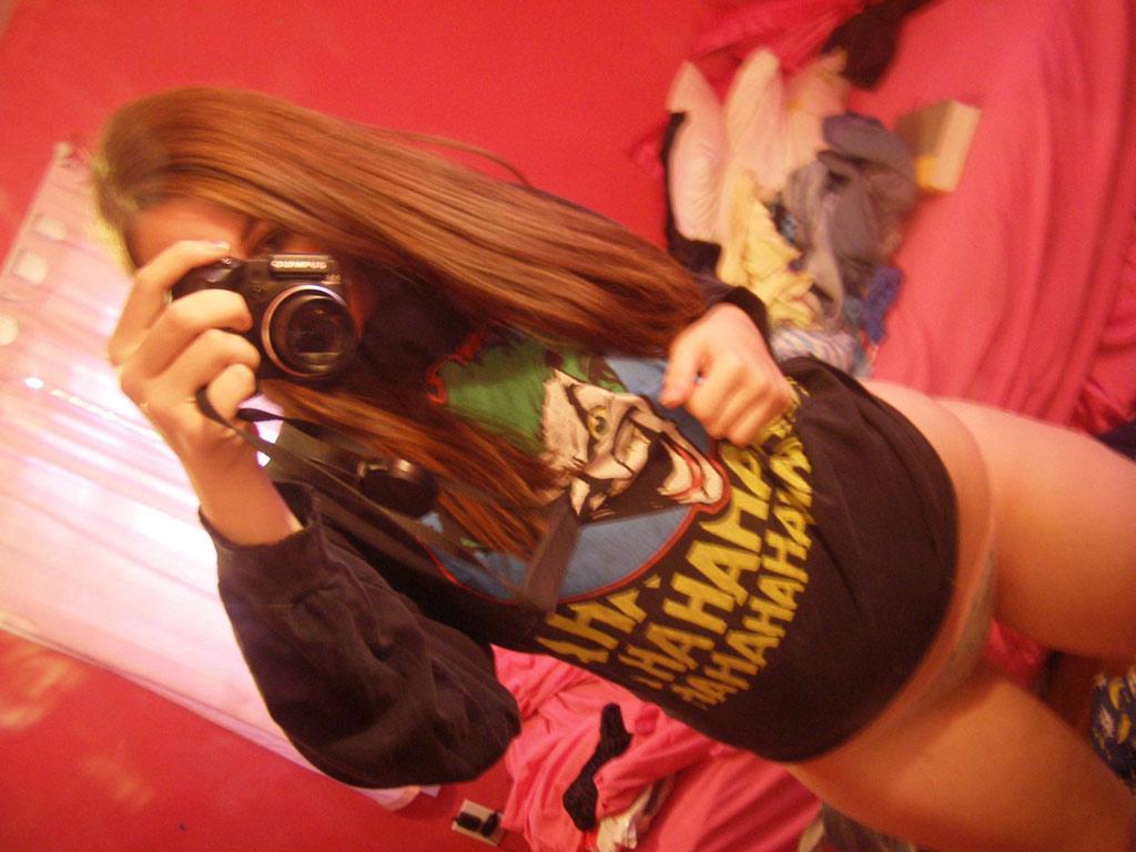 15P Pictures of hot amateur teen girlfriends getting slutty on cam