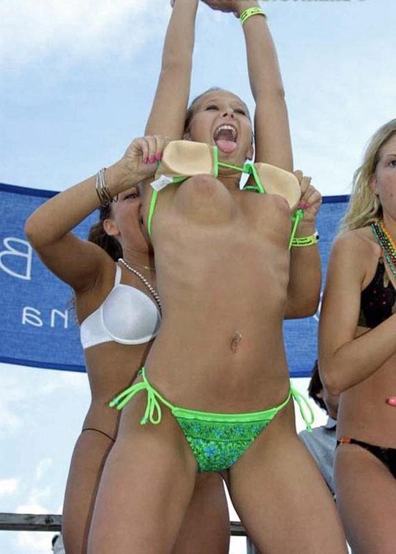 15P Pictures of hot amateur teen girlfriends getting naughty