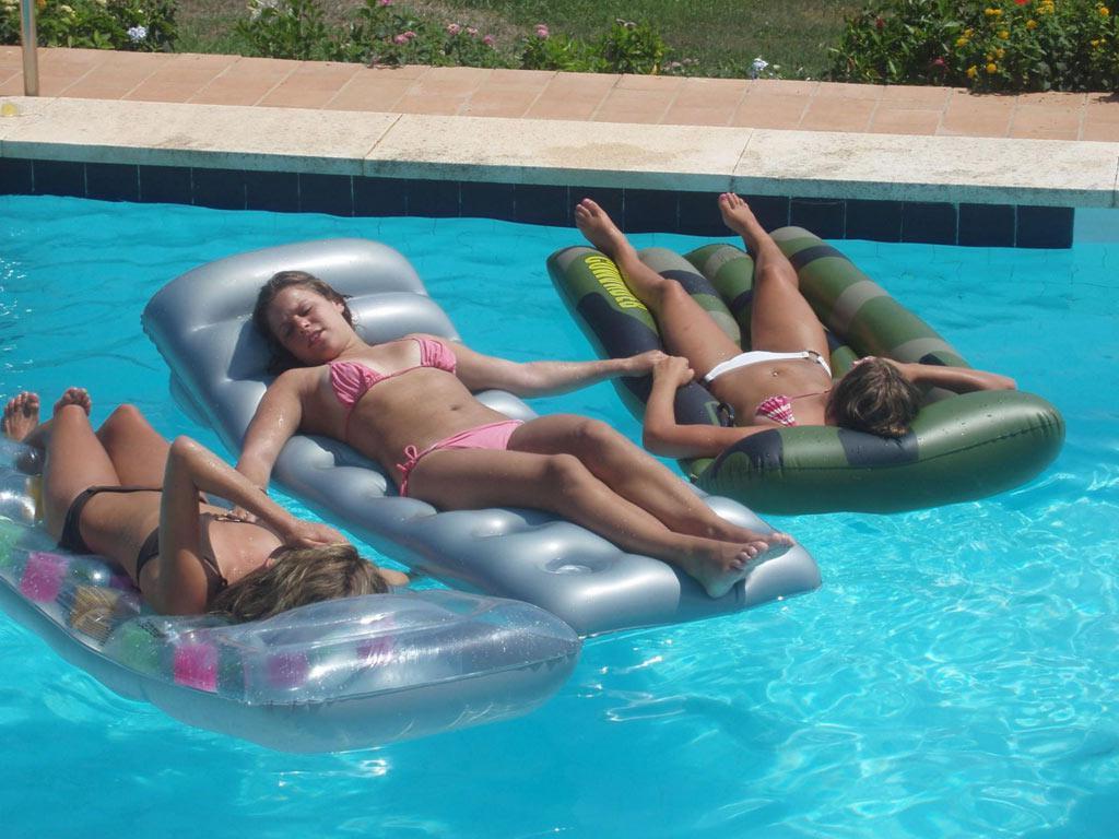 15P Pictures of various amateur teen girlfriends going wild