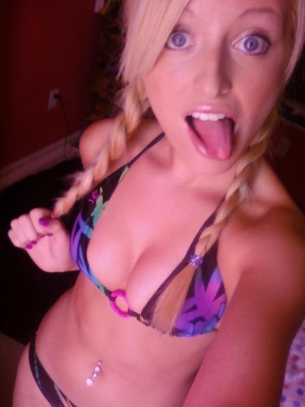 15P Pictures of hot amateur teen girls being naughty on camera