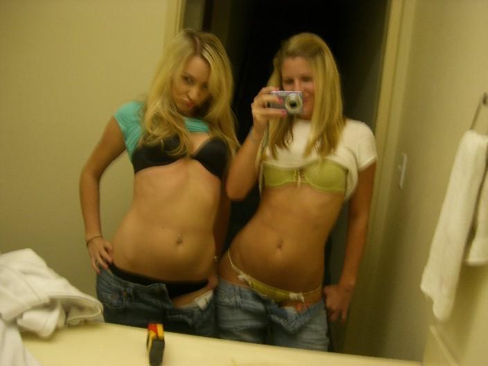 15P Pictures of amateur teen girlfriends taking pics of themselves