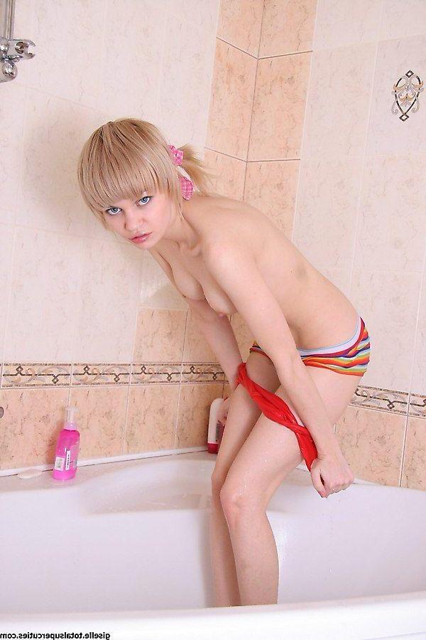 20P Pictures of teen girl Gisele getting all wet for you