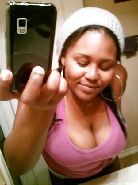 25P Ebony Busty Internet Amateur Young Set 8