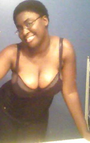 25P Ebony Busty Internet Amateur Young Set 8
