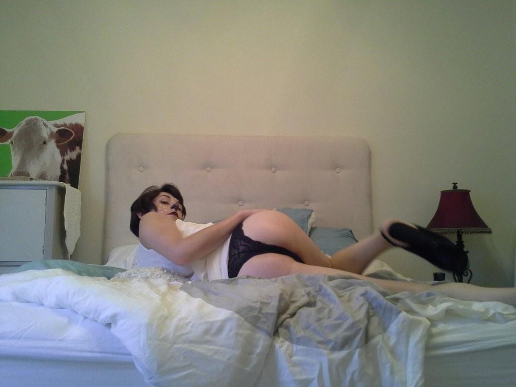 12P Amateur shemale Caiden Hall shows her long legs