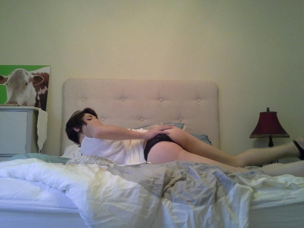 12P Amateur shemale Caiden Hall shows her long legs