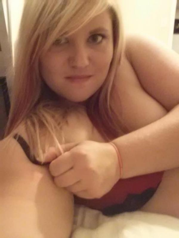 10P Blonde babe flashes huge tits