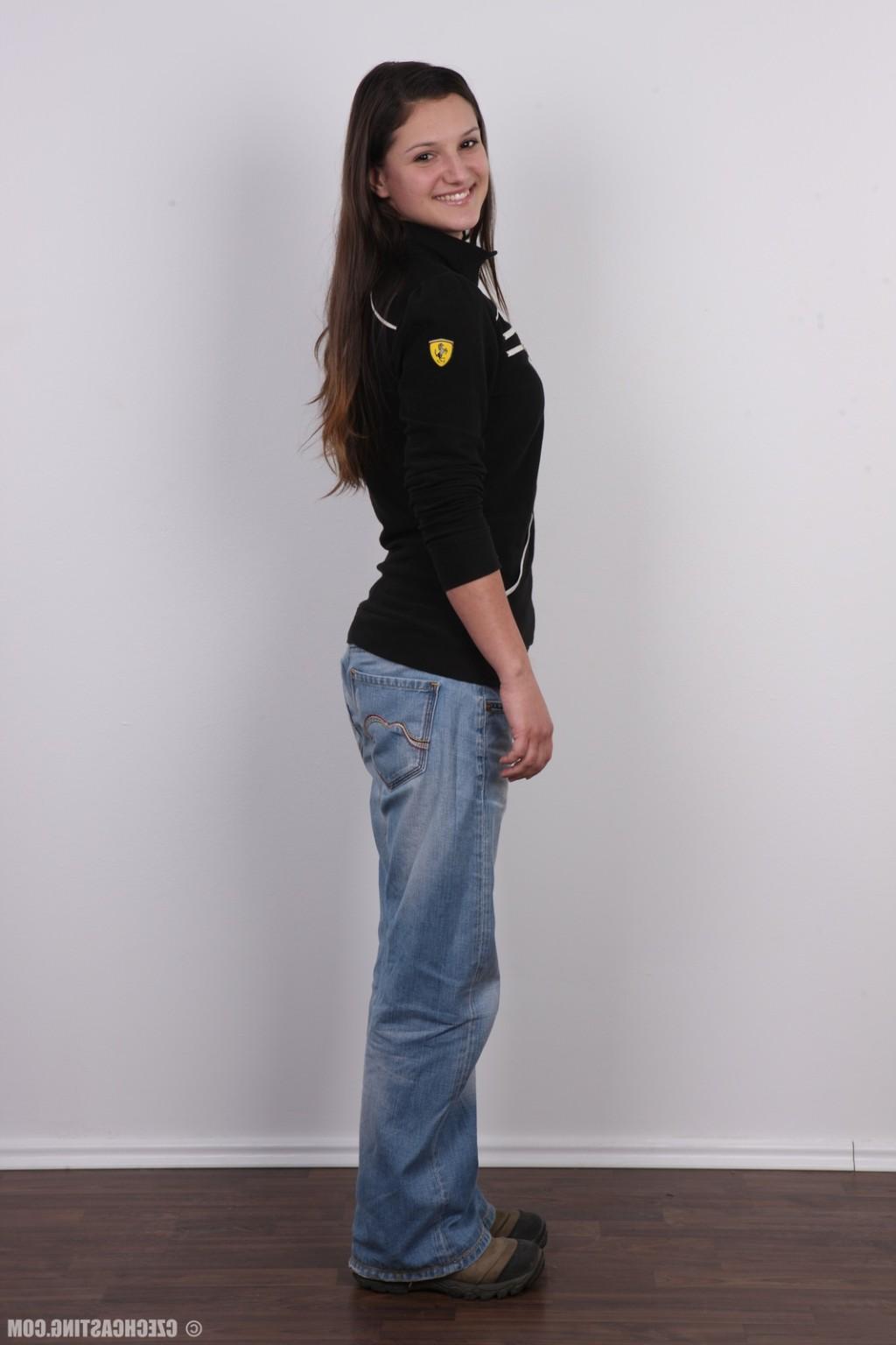 17P Cute amateur teen poses photo camera
