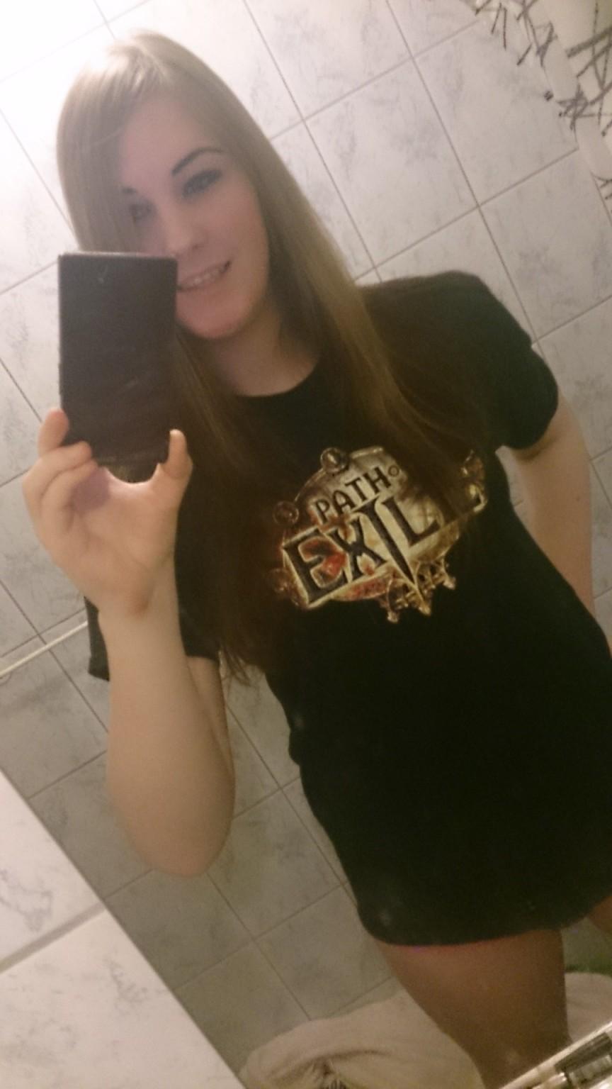 17P Amateur shemale selfies