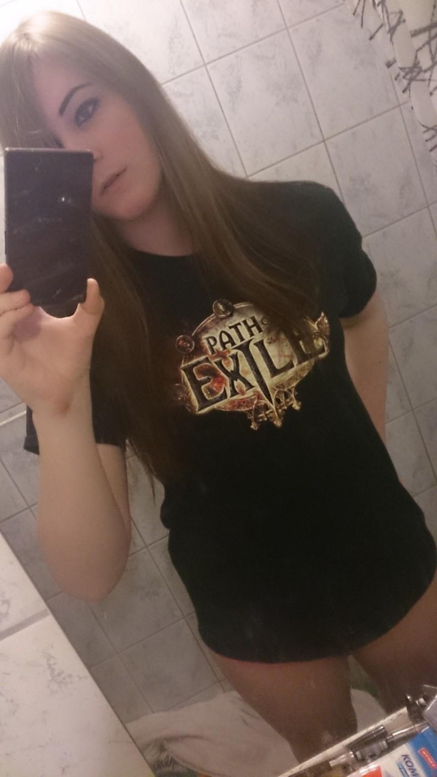 17P Amateur shemale selfies